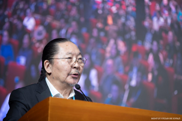 Р.Гончигдорж: “Ёс зүйн хувьсгал” гэдэг нь Мао Зэдуны соёлын хувьсгалтай адил сонсогдож байна